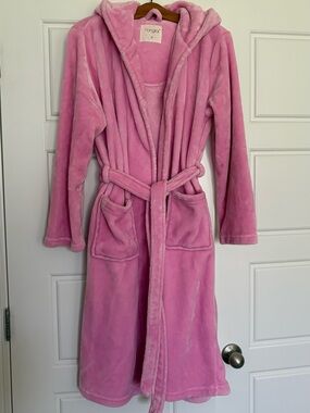 Robe, pink women’s size M